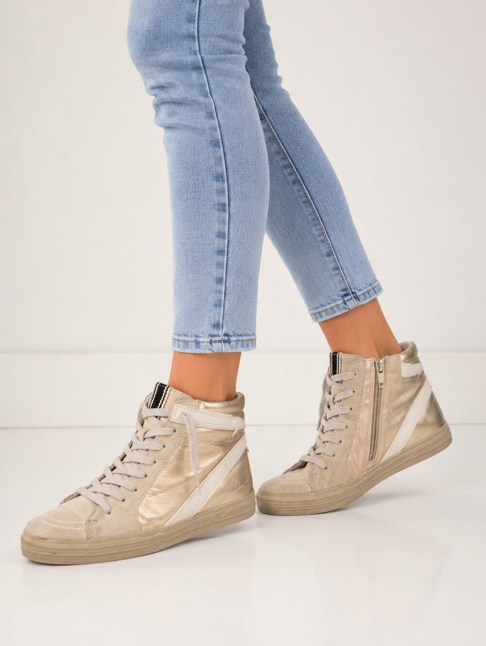 SHU SHOP Women’s 7.5 High Top Star Sneakers Cream Gold Side Zip